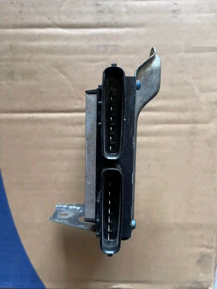 Modulo de inyectores 2kd hiace 2010 - Imagen 2